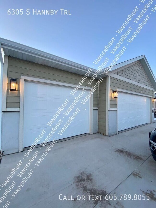 Building Photo - 6305 S Hannby Trl