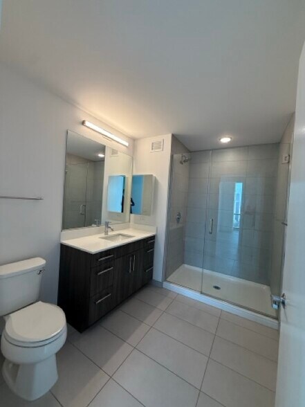 Building Photo - 150 W Superior St