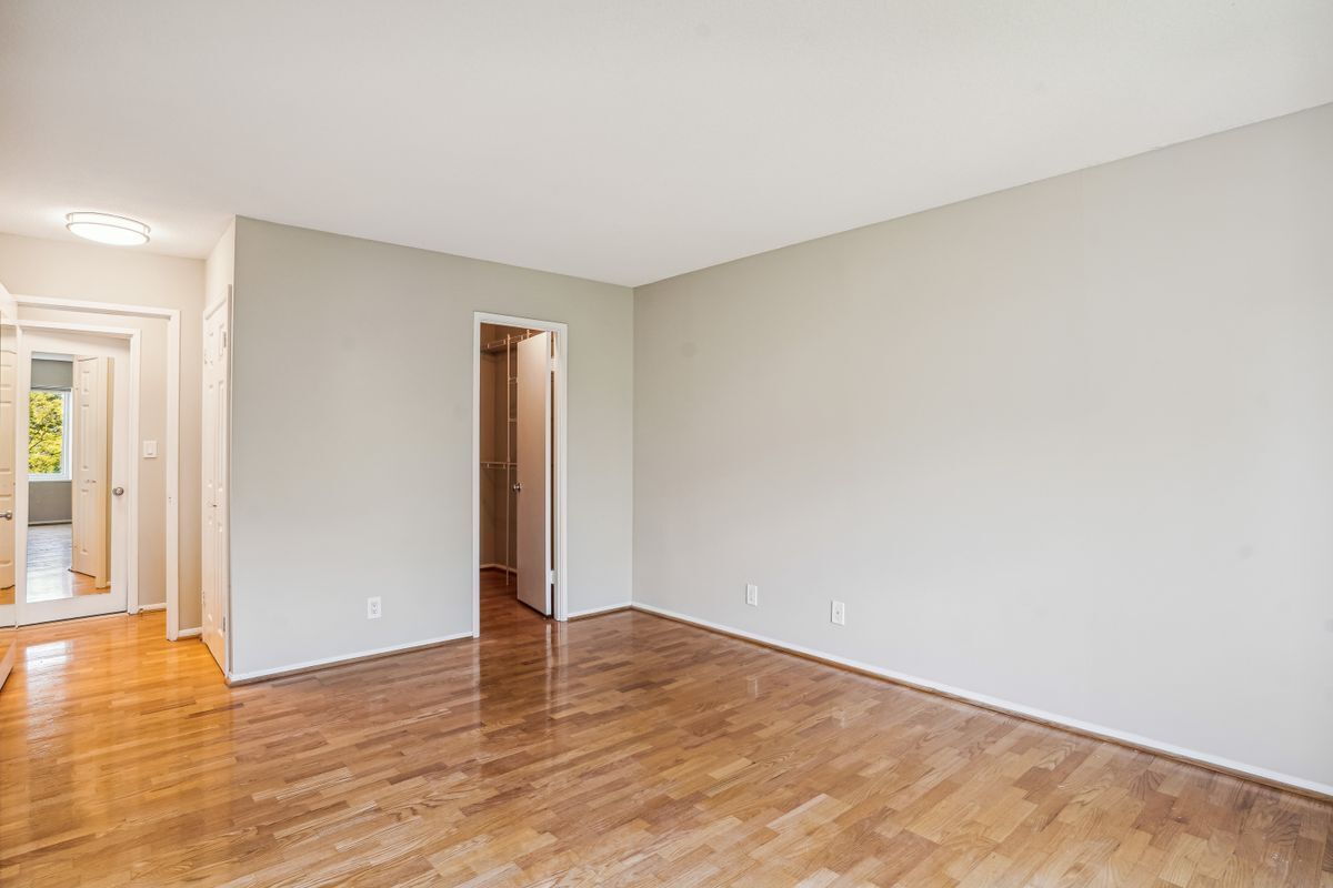 Building Photo - 8370 Greensboro Dr