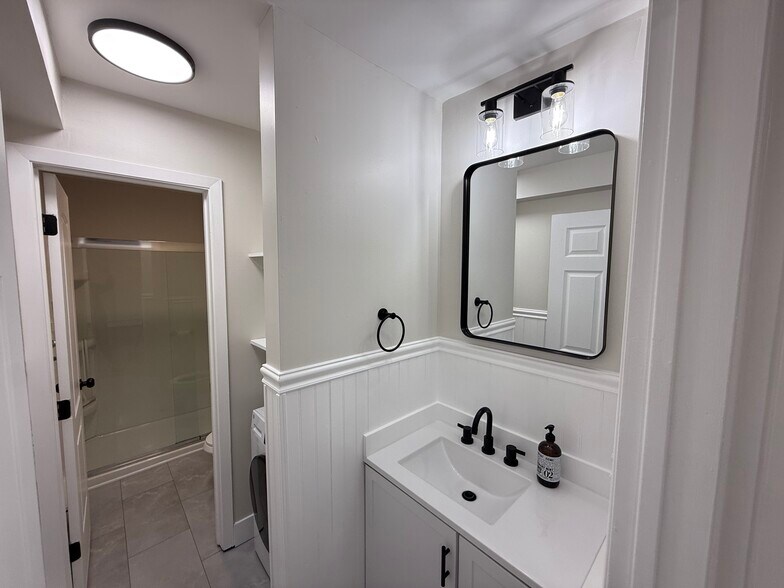 Building Photo - 1 Sundance Dr