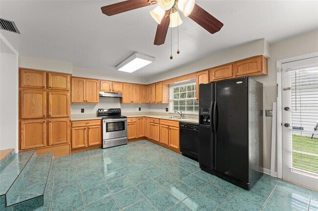 Building Photo - 2110 Gerda Terrace