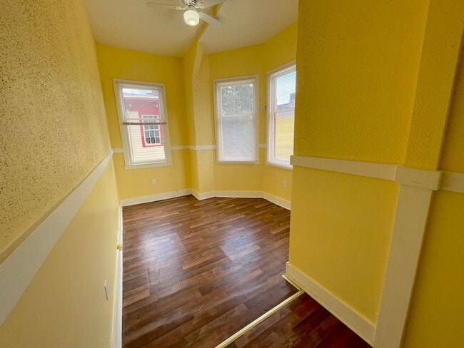 Building Photo - 2 BED | 1 BATH | DOWNTOWN