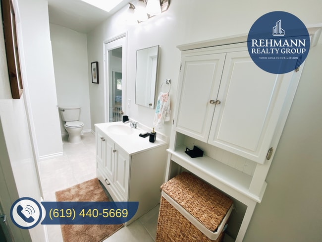 Building Photo - 2404 Chatsworth Blvd