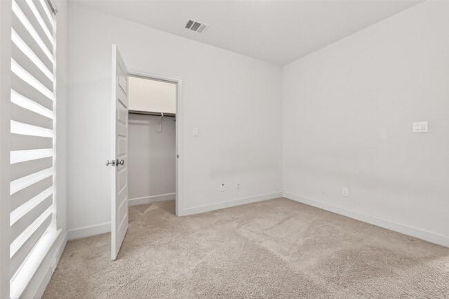 Building Photo - 12719 Hydeland Dr