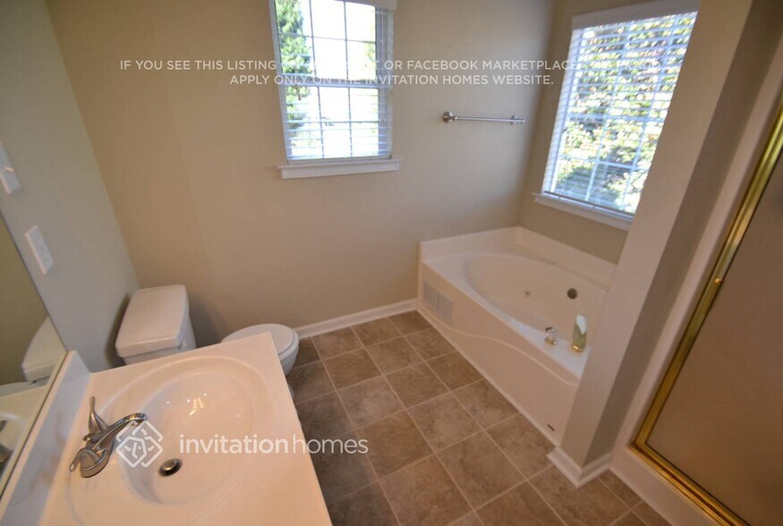 Building Photo - 3481 English Oaks Dr NW