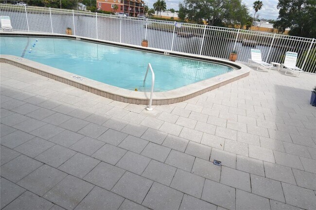 Building Photo - 329 Moorings Cove Dr