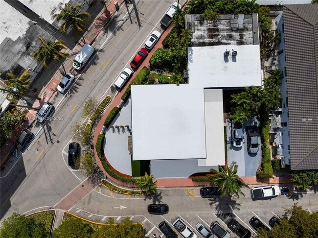 Building Photo - 7994 Crespi Blvd