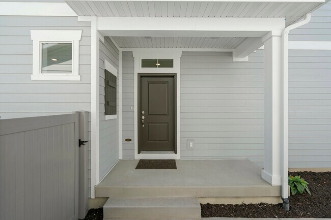 Building Photo - 4973 N Willowbank Dr