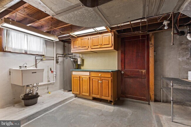 Building Photo - 151 S Grant St