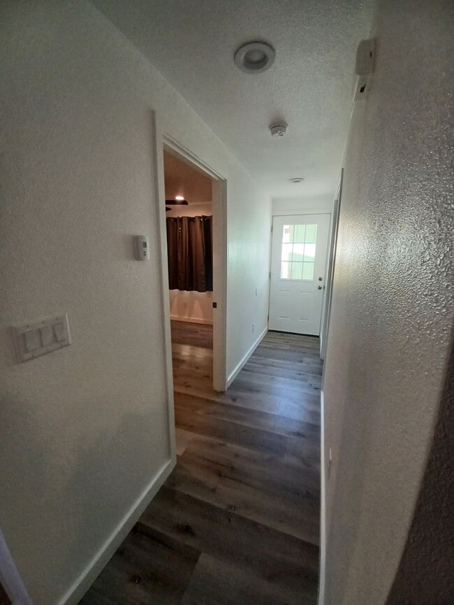 Building Photo - 1 Bedroom 1 Bath House