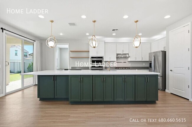 Building Photo - 9504 E Theia Dr