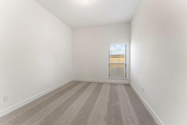 Building Photo - 26545 Pioneer Pointe Ct