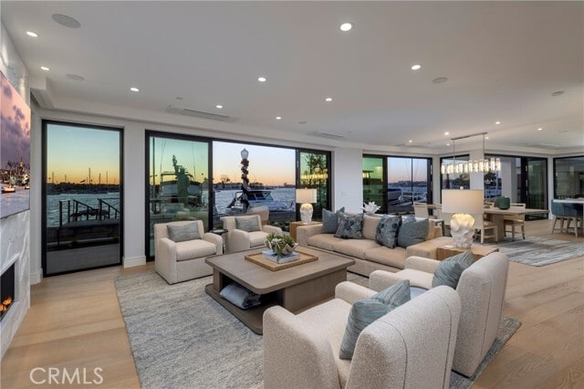 Building Photo - 130 S Bay Front