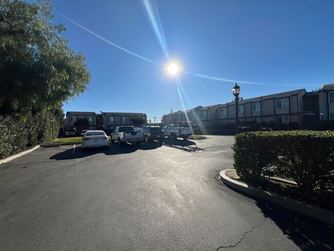 Building Photo - Two-bedroom upstairs apartment in Riverbank!