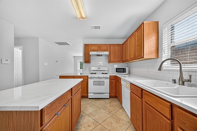 Building Photo - 7618 Village Mill Ln