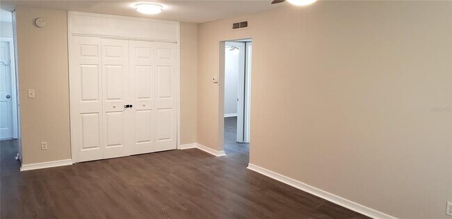 Building Photo - 3206 W Azeele St