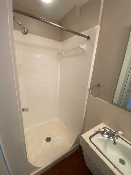 Building Photo - 917 Geyer Ave