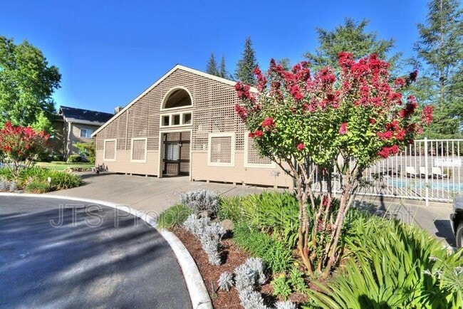 Building Photo - 11150 Trinity River Dr