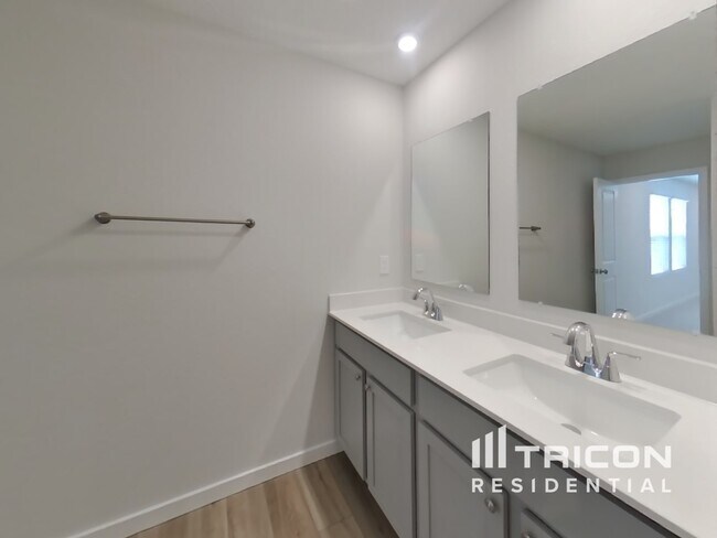 Building Photo - 68 Brazil Nut Cir