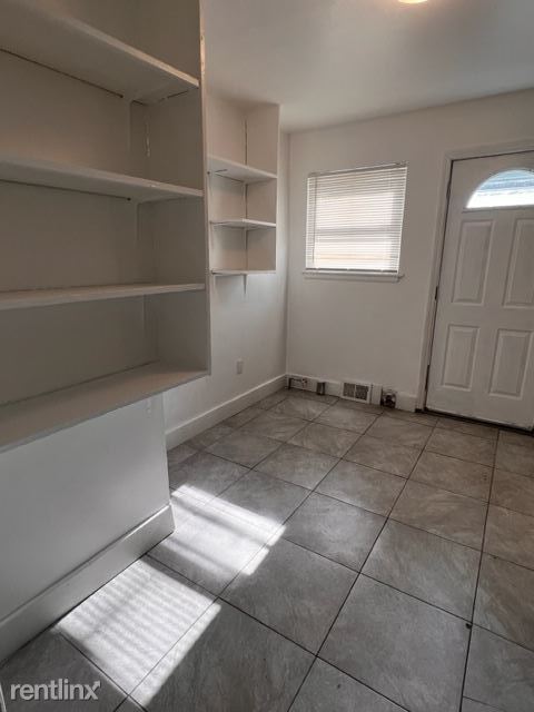 Building Photo - 3 br, 1 bath House - 4244 Joliet Ave
