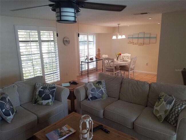 Building Photo - 2745 Cardwell Way