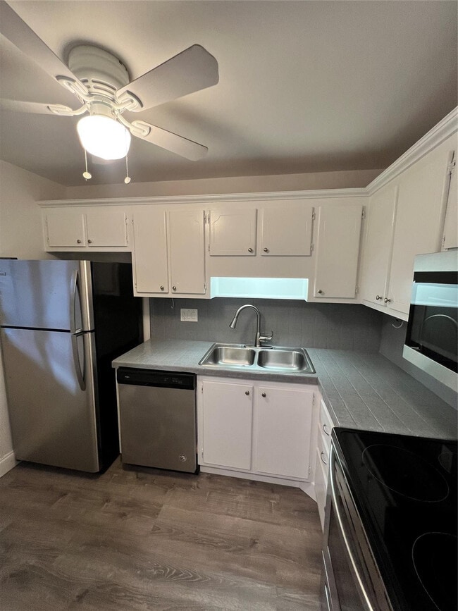 Building Photo - 1201 SE 2nd Ct