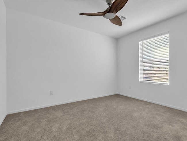 Building Photo - 25344 Carnation Ct