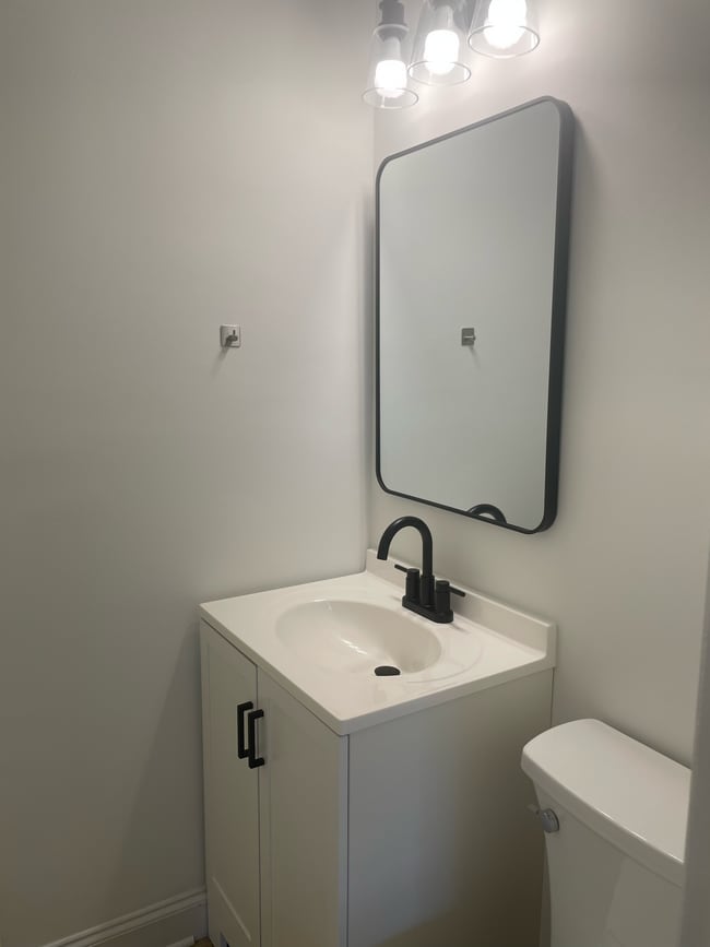 Building Photo - Sylvan