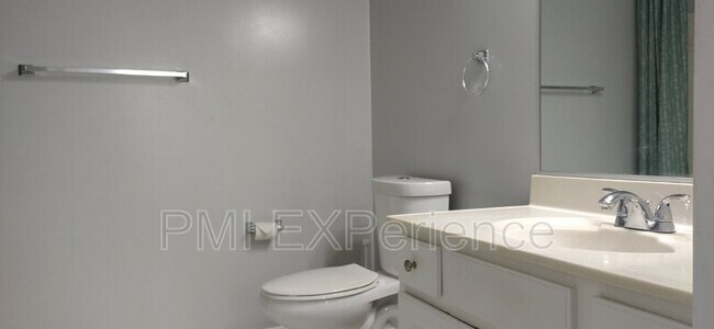 Building Photo - 15612 Everglade Ln