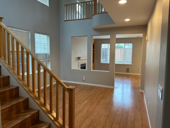 Building Photo - 2449 Milford Dr