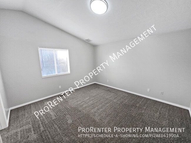 Building Photo - 1401 Ash Dr