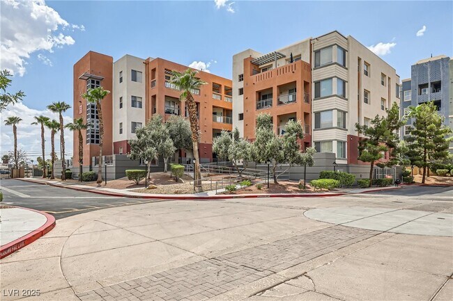 Building Photo - 63 E Agate Ave
