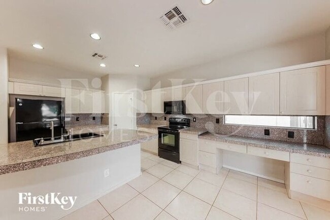 Building Photo - 16221 W Marconi Ave