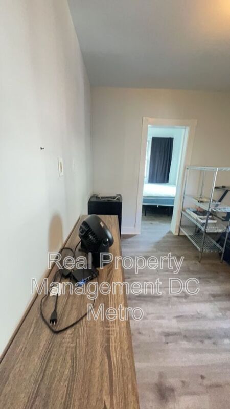 Building Photo - 1241 Monroe St NE