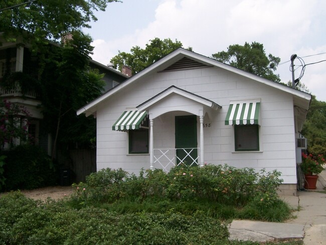Building Photo - 658 N 6th St