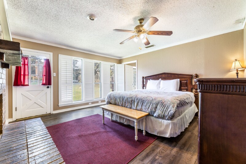 Building Photo - 607 N Duncanville Rd