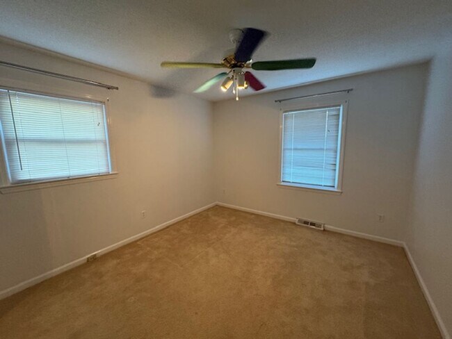 Building Photo - Long Leaf Acres