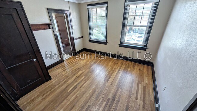 Building Photo - MainStN446