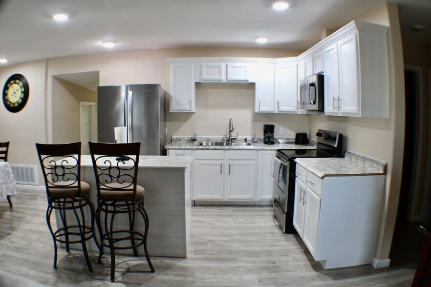 Building Photo - 1141 Katy St