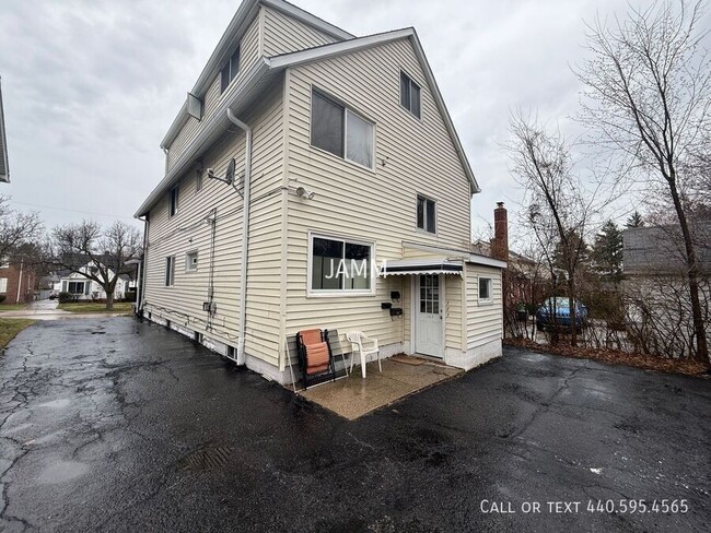 Building Photo - 1405 Sheffield Rd