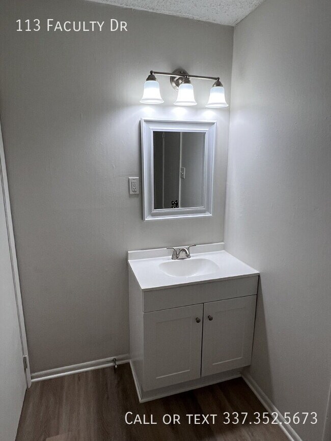 Building Photo - 113 Faculty Dr