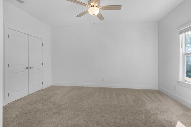 Building Photo - 112 Date Palm Ln