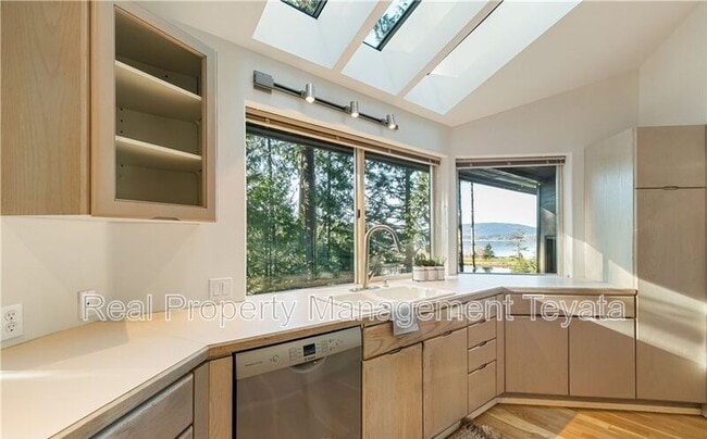 Building Photo - 14 Orchid Ct