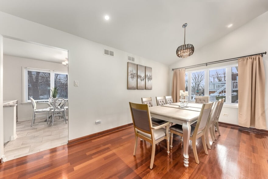 Building Photo - 8526 W 107th St