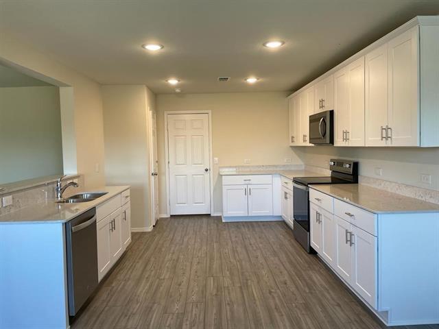 Building Photo - 366 Lake Erie Dr