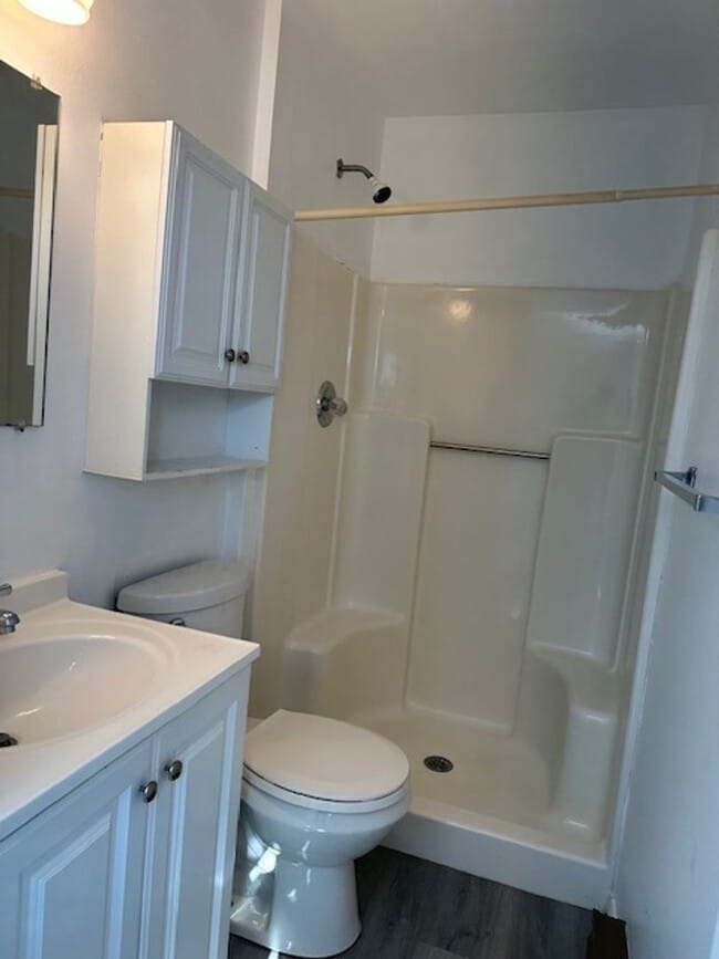 Building Photo - 2109 Highland Ct