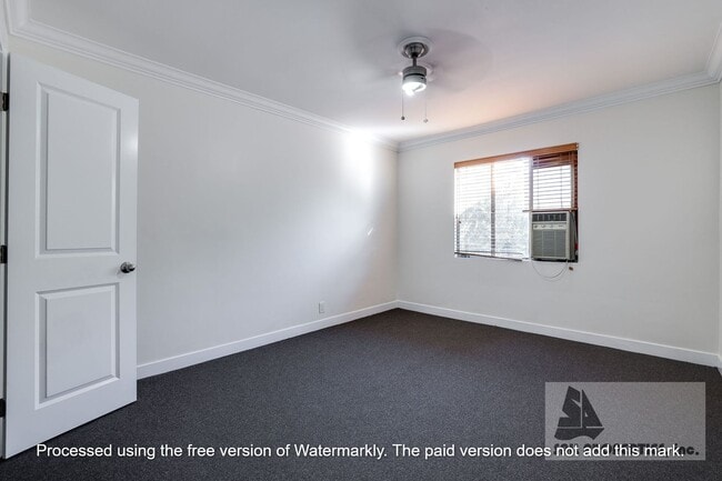 Building Photo - Gorgeous Remodeled Condo in Bixby Knolls