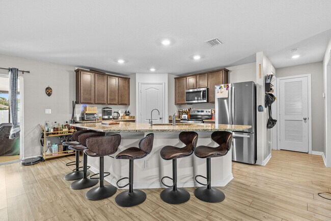 Building Photo - 2626 SW Monterrey Ln