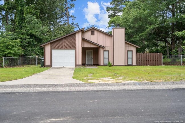 Building Photo - 920 Inglewood Ln
