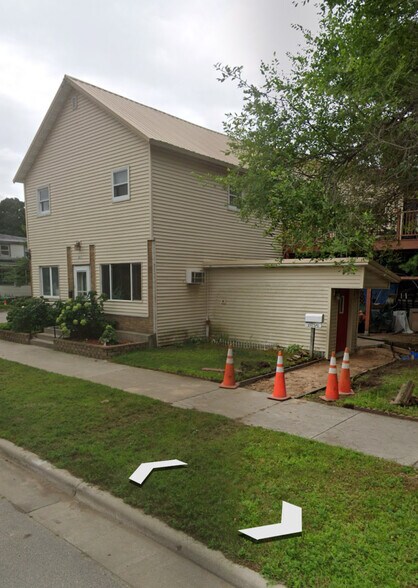 Primary Photo - 801 Miller St